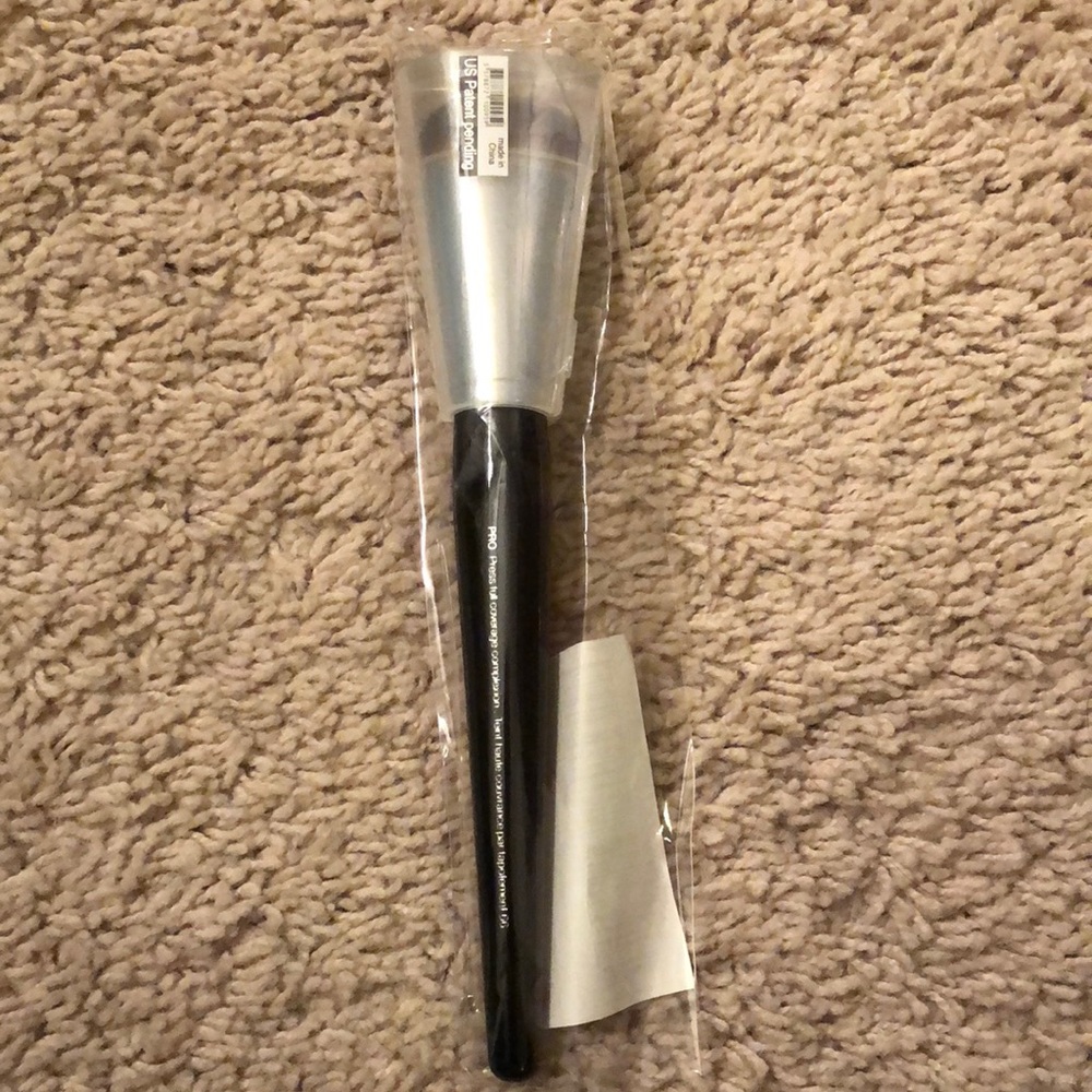 Sephora full coverage liquid foundation brush